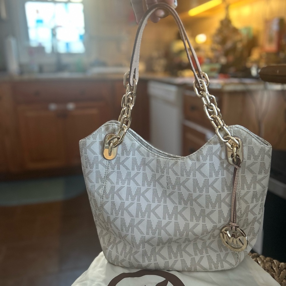Michael Kors Lillie Chain Tote - RETIRED
